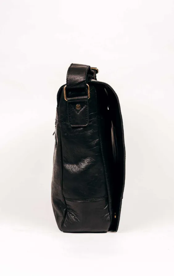 Große Kuriertasche aus schwarzem Leder - photo 3