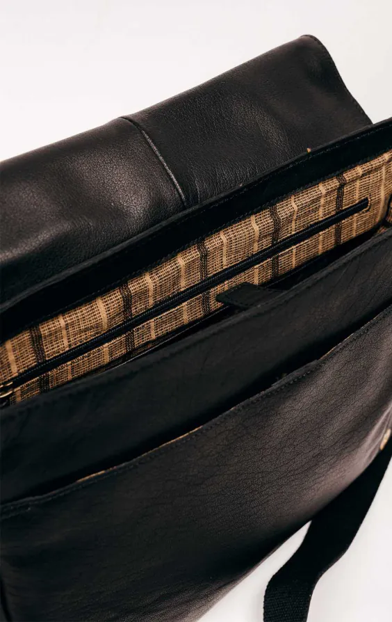 Große Kuriertasche aus schwarzem Leder - photo 5