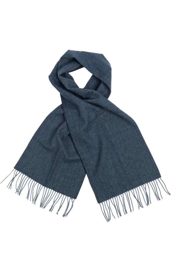 Blauer Wollschal mit Fischgrätenmuster Blauer Wollschal mit Fischgrätenmuster