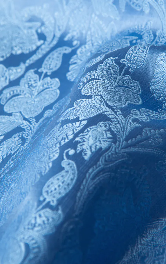 Mittelblaue Jacquard-Einstecktuch mit Blattmuster - photo 1 Mittelblaue Jacquard-Einstecktuch mit Blattmuster - photo 1