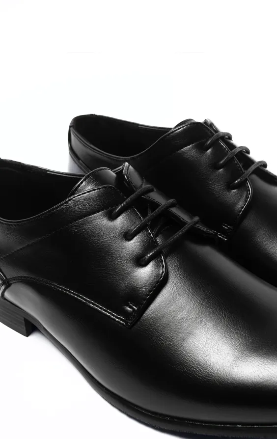 Schwarze schlichte Derby Schuhe - photo 3