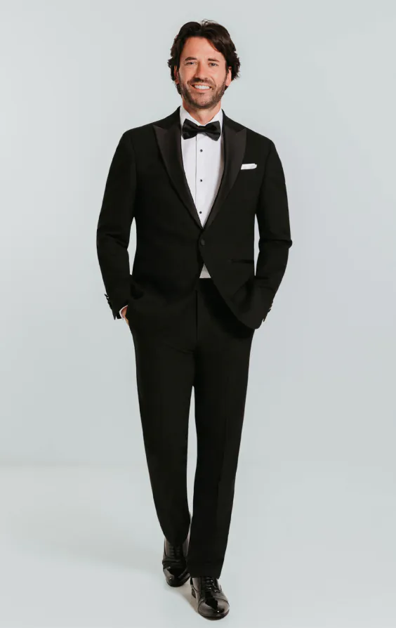 Schwarzer Slim-Fit Smoking mit Steigendem Revers - photo 1 Schwarzer Slim-Fit Smoking mit Steigendem Revers - photo 1