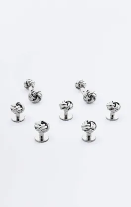 Silberfarbener Knotenstecker und Manschettenknopf-Set