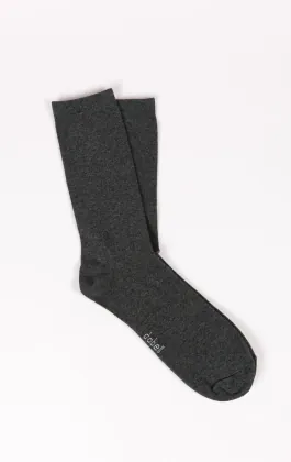 Dunkelgraue baumwollreiche Socken