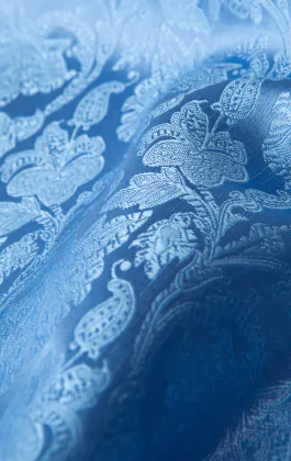 Mittelblaue Jacquard-Einstecktuch mit Blattmuster