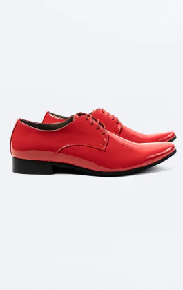 Moderne Knallrote Lackschuhe