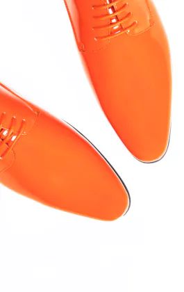 Moderne Orange Lackschuhe